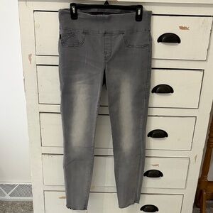 Rock & Republic fever Gray Pull-On Jeggings size 12